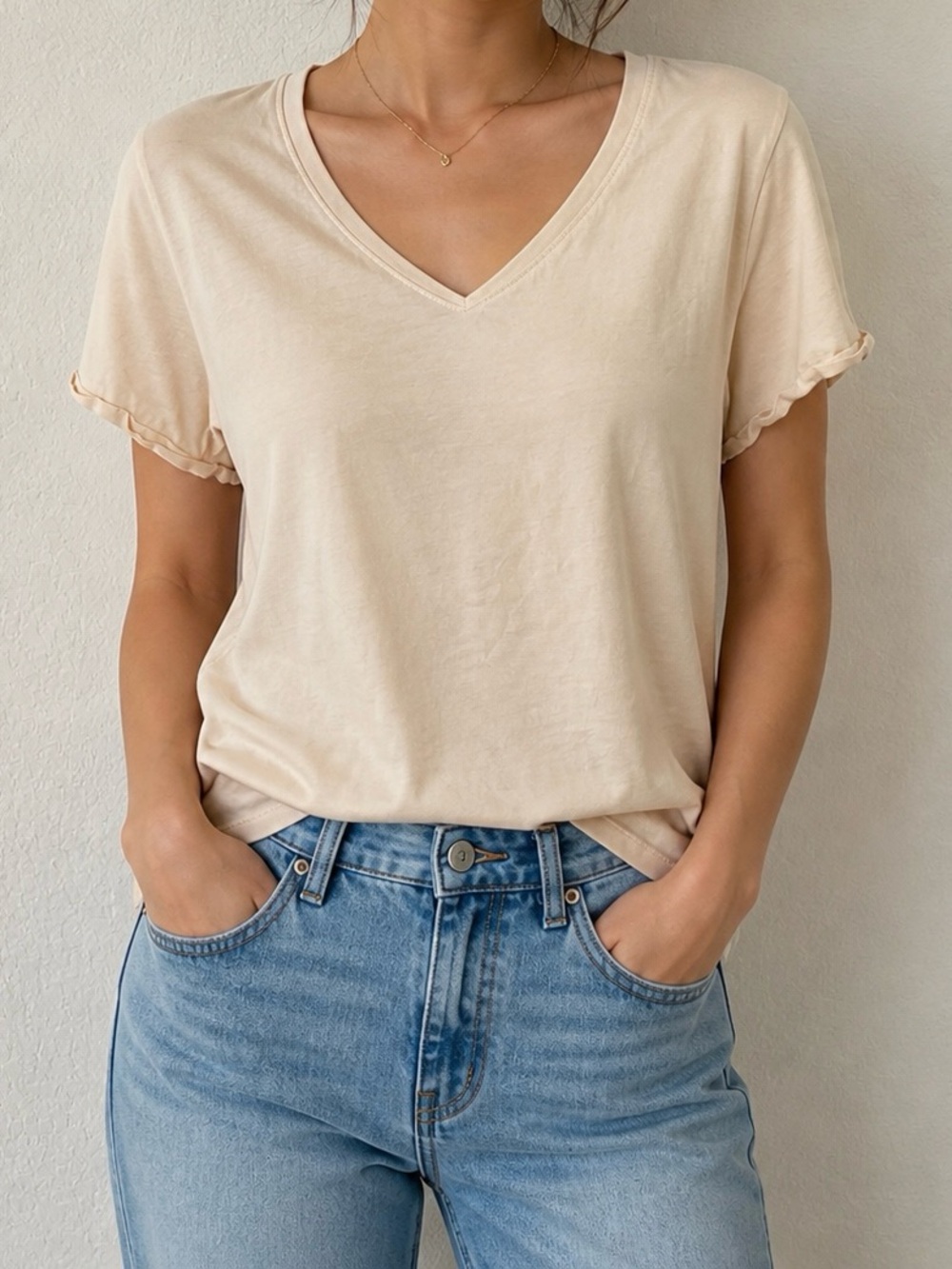 KÜHL Women’s Cream V-Neck Short Sleeve Tee